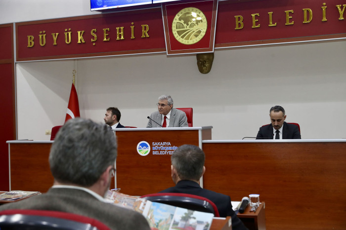 Yüce’den mecliste ‘hizmette rekor’ raporu açıklaması