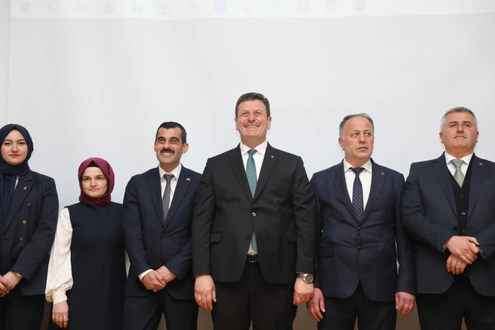 Cumhur İttifakı Coşkusu Salonlara Sığmadı