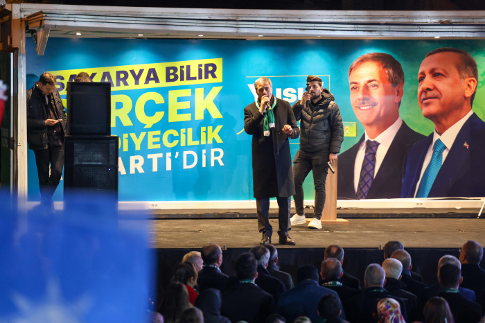 Hizmet ve eser belediyeciliği devam edecek