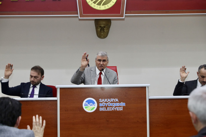 Yüce’den mecliste ‘hizmette rekor’ raporu açıklaması