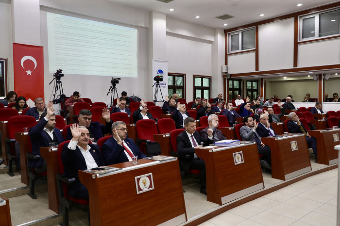 Yüce’den mecliste ‘hizmette rekor’ raporu açıklaması