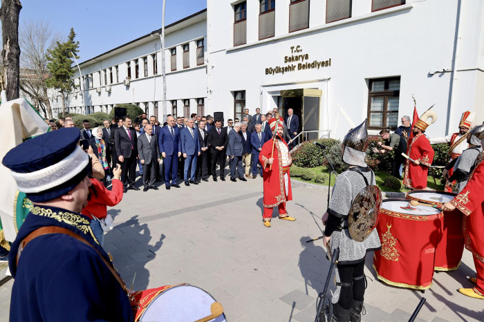 TBMM Başkanı Kurtulmuş Başkan Yüce’yi ziyaret etti: "Sakarya'nın adını altın harflerle yazdık"