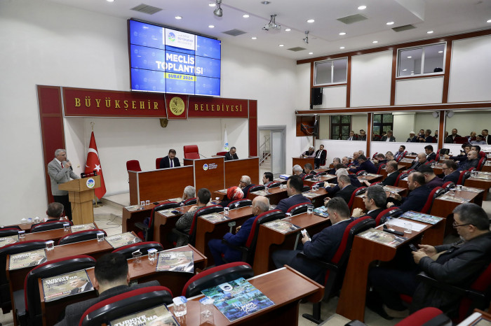 Yüce’den mecliste ‘hizmette rekor’ raporu açıklaması