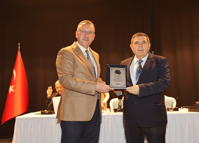 IŞIKSU'dan Meclise Teşekkür Plaketi