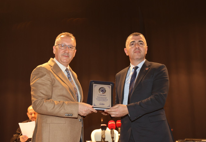 IŞIKSU'dan Meclise Teşekkür Plaketi