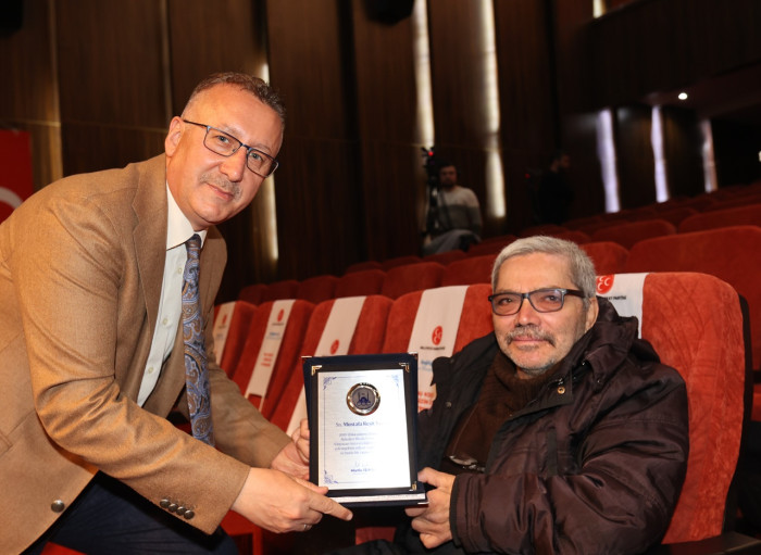 IŞIKSU'dan Meclise Teşekkür Plaketi