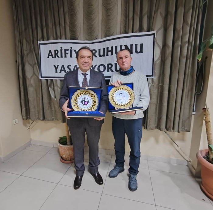 Arifiye Öğretmen Lisesi Sevdası Devam Ediyor.