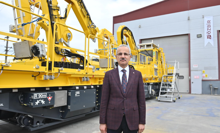 Bakan Uraloğlu açıkladı! Sakarya'dan İsviçre'ye raylı sistem ihracatı