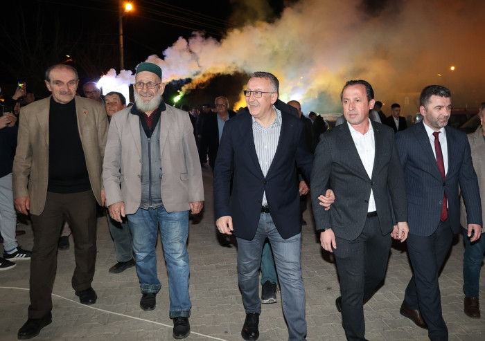 Millete Aşkla Hizmete devam