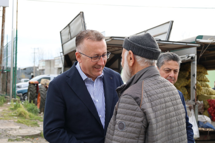 Millete Aşkla Hizmete devam