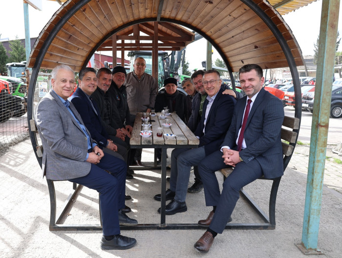 Millete Aşkla Hizmete devam