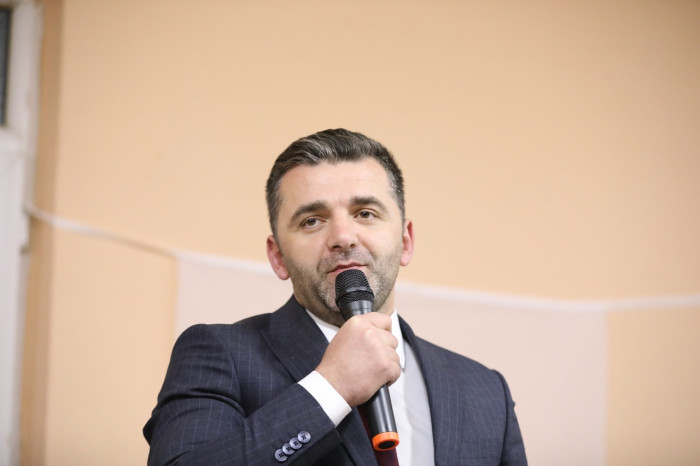 Millete Aşkla Hizmete devam
