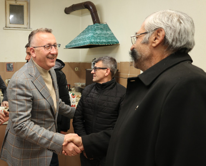 Eser ve Hizmet Siyaseti Sürecek