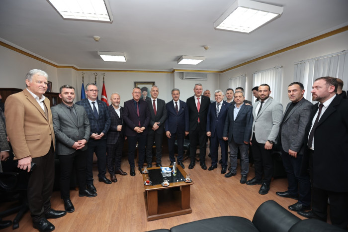 ADAPAZARI’NI Birlikte Yönetmeye Devam