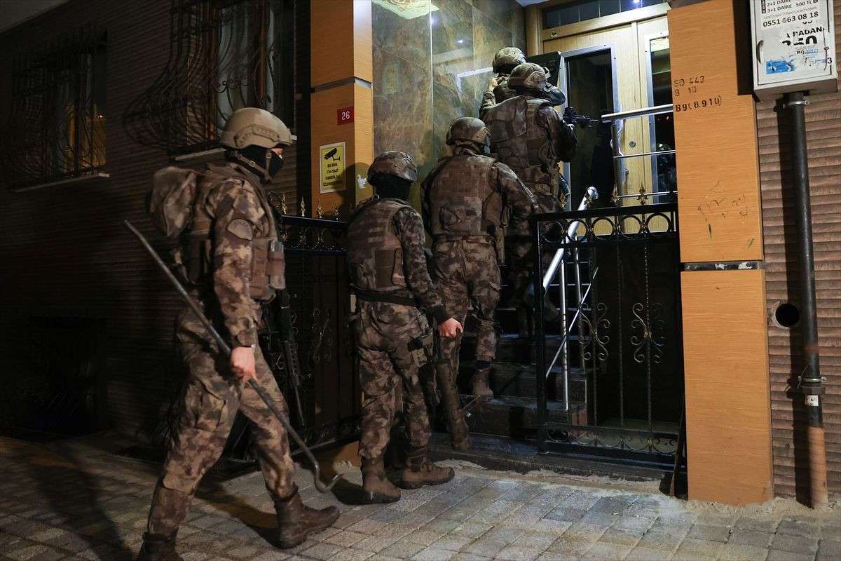 81 ilde Çember operasyonu: Bin 34 firari yakalandı