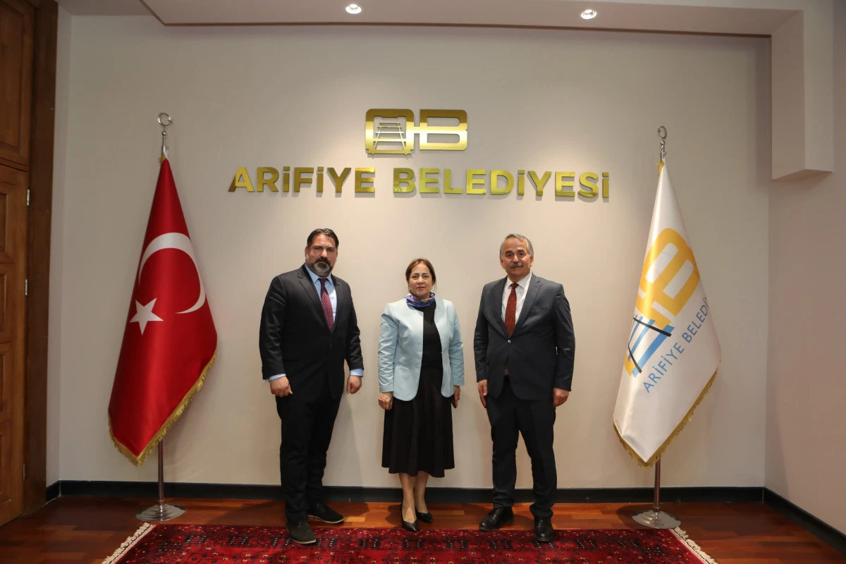 Aile ve Sosyal Hizmetler Bakan Yardımcısı Dr. Sevim Sayım Madak, Arifiye Belediyesi’ni ziyaret etti