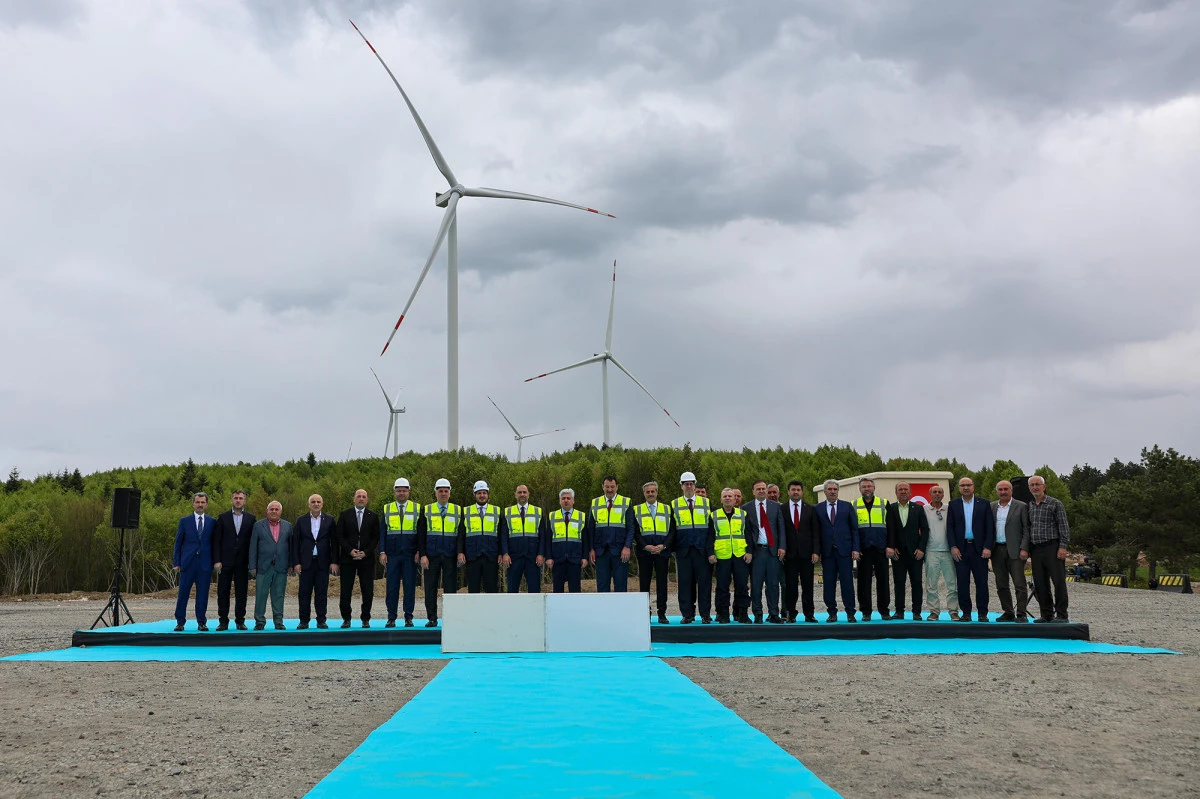 Alemdar, hayırlı olsun diyerek ‘yeşil dönüşüm’ vurgusunda bulundu Sakarya’daki dev enerji yatırımının açılışını Cumhurbaşkanı Erdoğan yaptı 