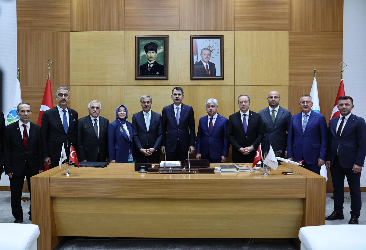 Bakan Murat Kurum Büyükşehir’de: 