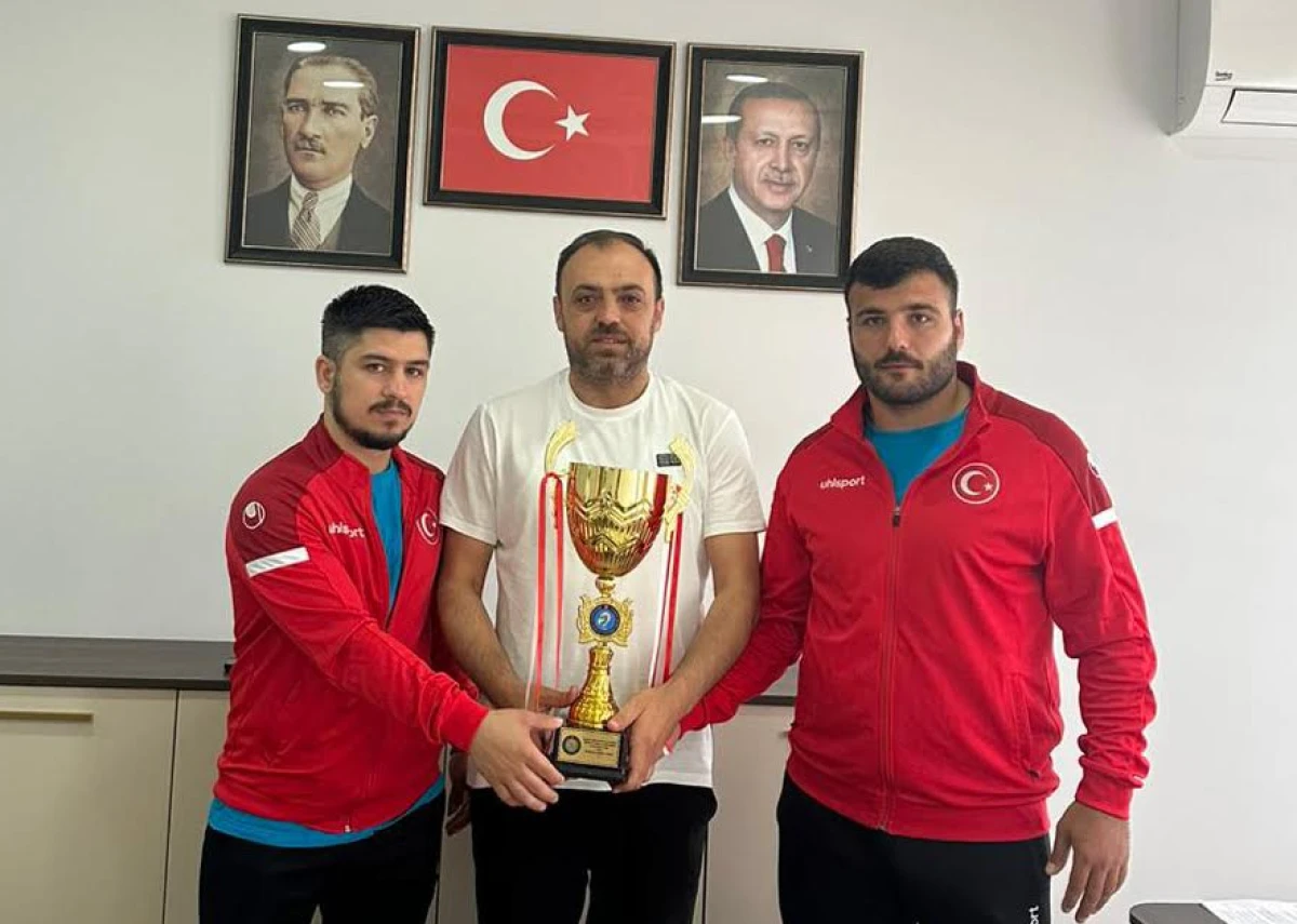 Büyükşehir’in güreşçileri Olimpiyat Oyunları’na katılacak