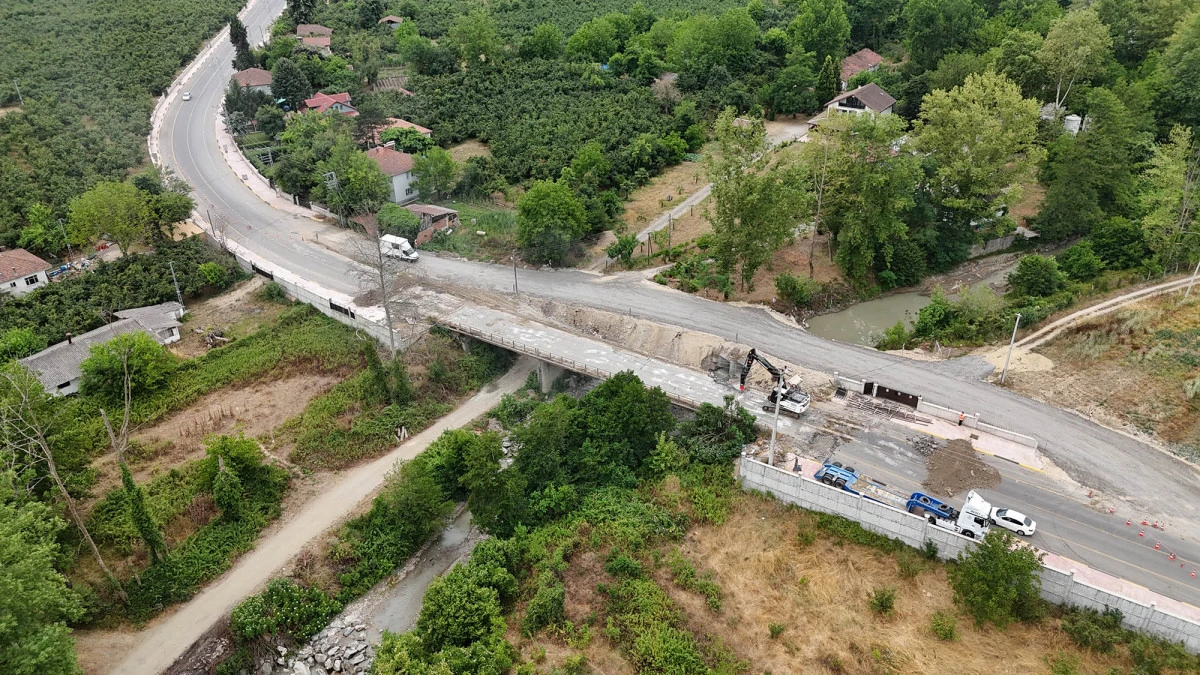 Genişliği 16, uzunluğu 44 metreye çıkacak Kanlıçay Köprüsü’nde çalışmalar başladı