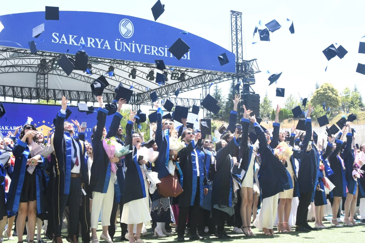 İletişim Fakültesi Öğrencileri Mezun Oldu