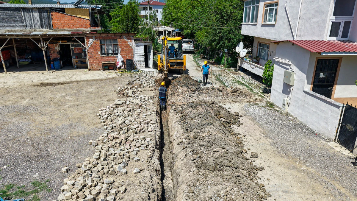 Mekece Mahallesi’nin 2 bin metrelik içme suyu hattı yenileniyor