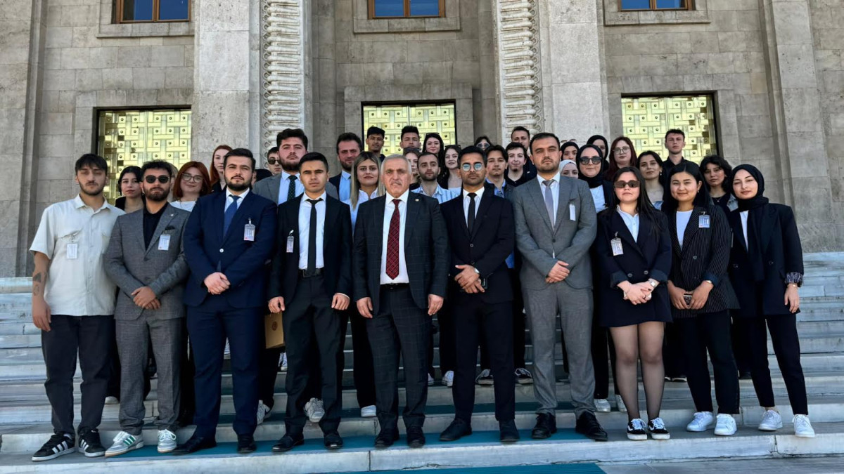 Milletvekili Ali İnci, Sakarya Üniversitesi öğrencilerini Meclis'te ağırladı