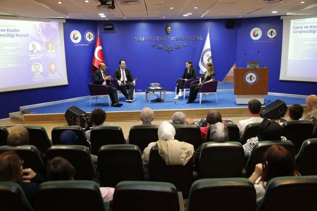 Rekabetçi Ekonomide Kadın ve Genç Girişimciliğinin Önemi SATSO'da Değerlendirildi