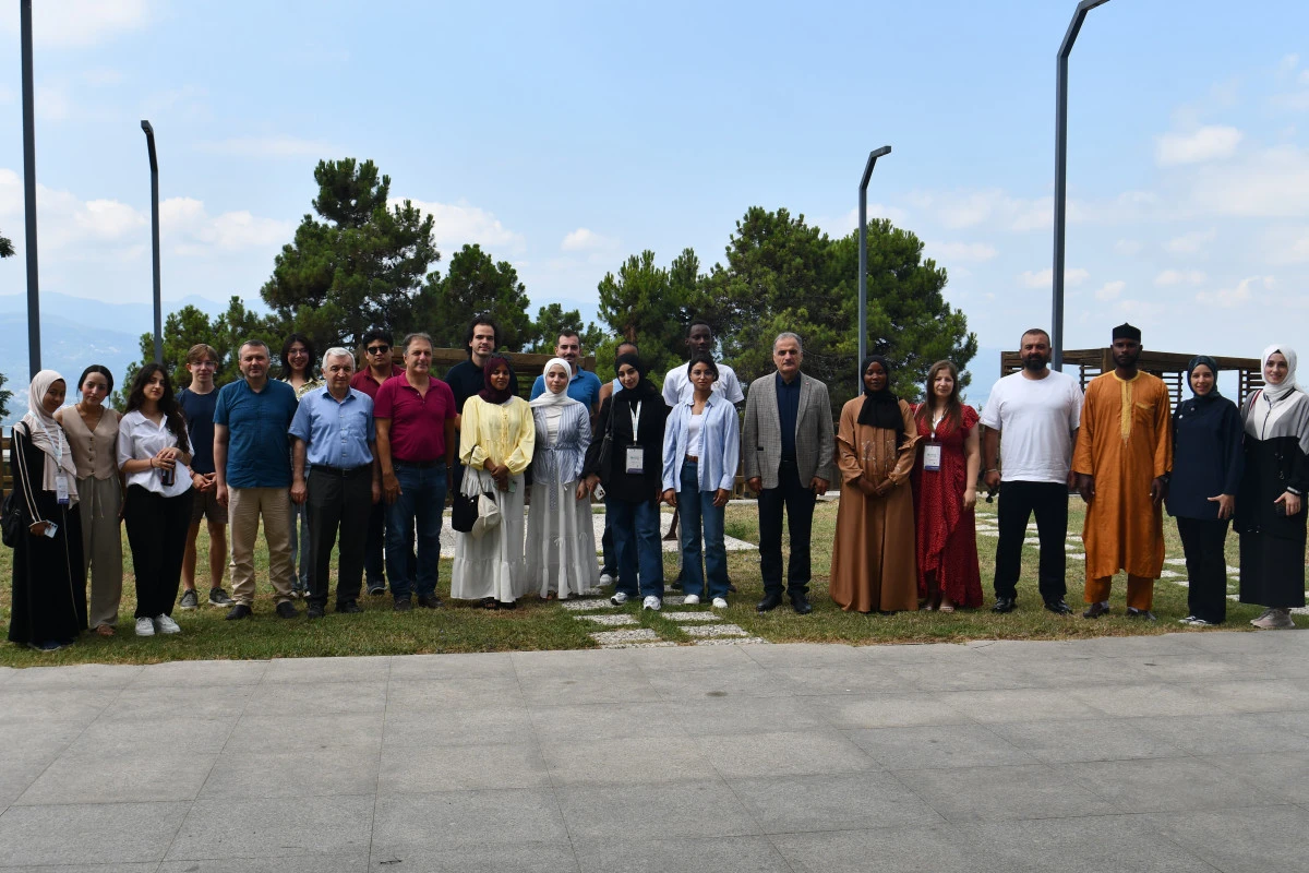 Rektör Prof. Dr. Hamza Al, Uluslararası Öğrencilerle Bir Araya Geldi