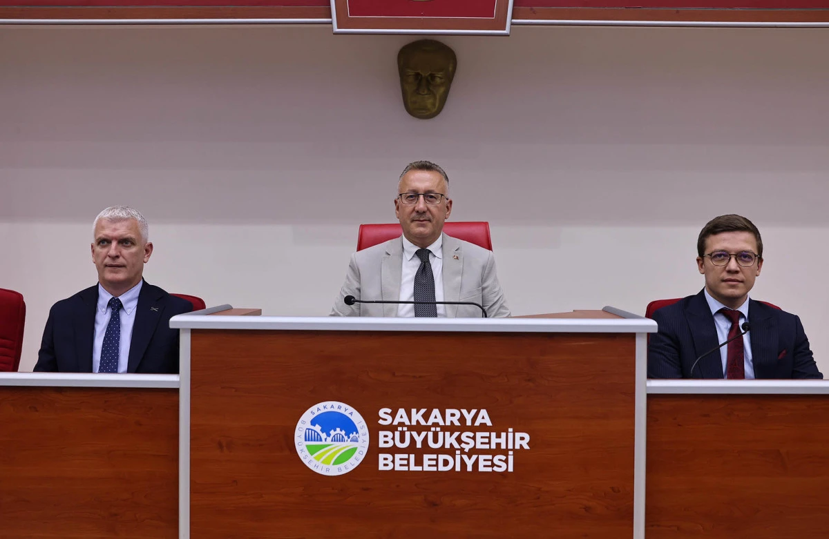 “Sakarya her alanda olduğu gibi ulaşımda da büyük bir dönüşüm sürecindedir”