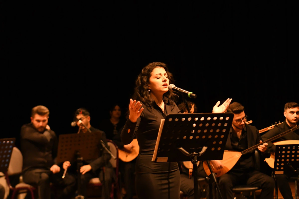 Sakarya Üniversitesinde Türk Halk Müziği Esintisi