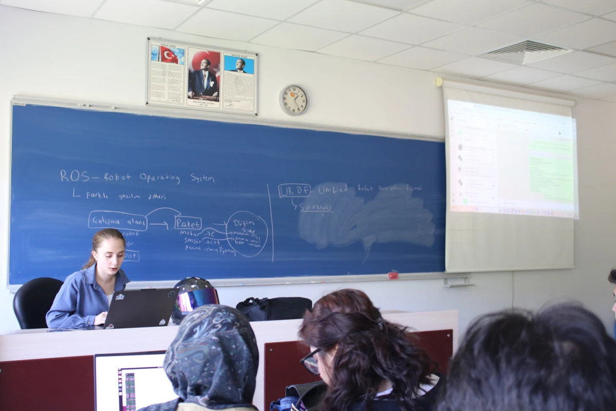 Sakarya Üniversitesinde “Uygulamalarla Robotikte Yapay Zeka” Etkinliği