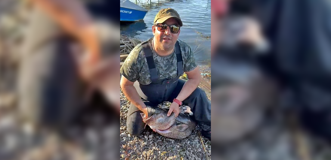 Sapanca Gölü’nde 24 kiloluk balık yakaladı, üremesi için suya geri bıraktı