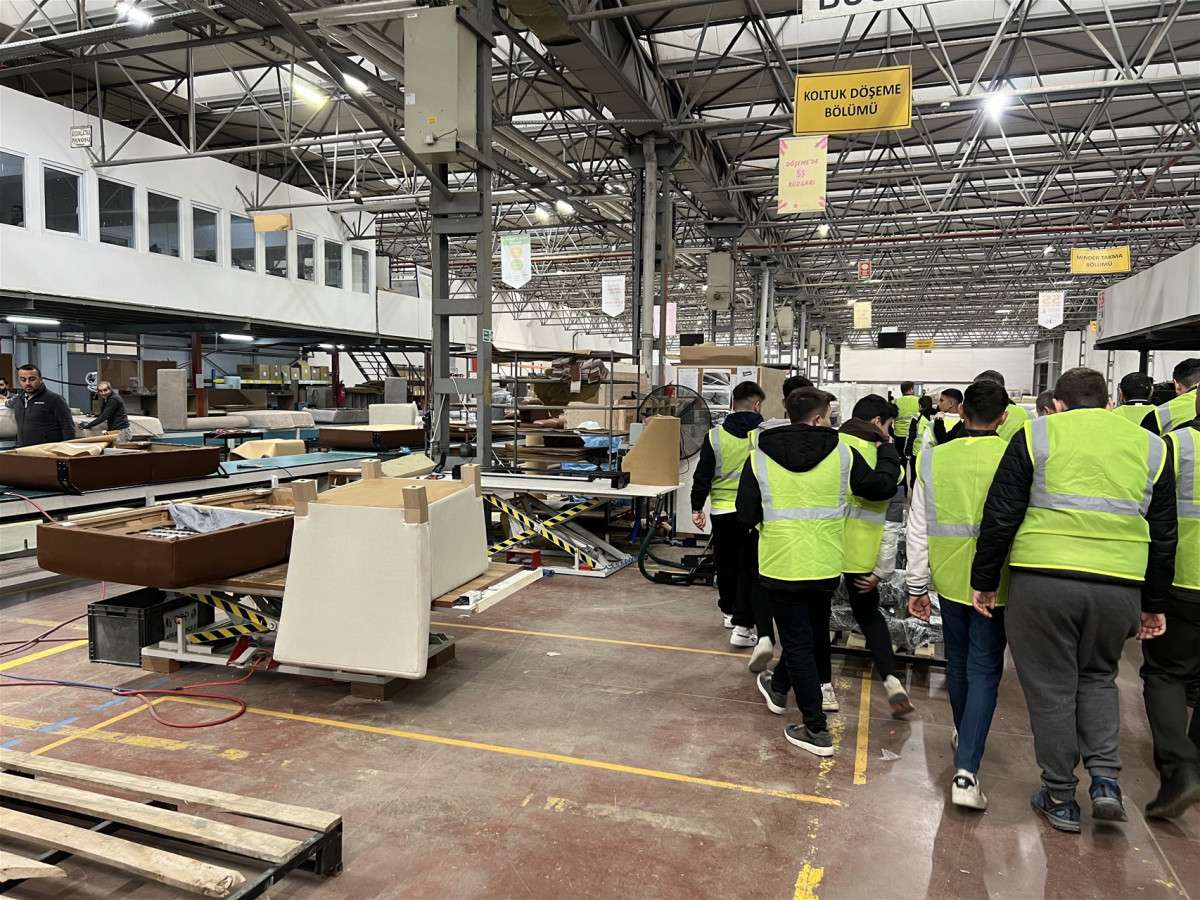 SATSO 26. Meslek Komitesi'nden Mobilya Bölümü Öğrencilerine Fabrika Gezisi