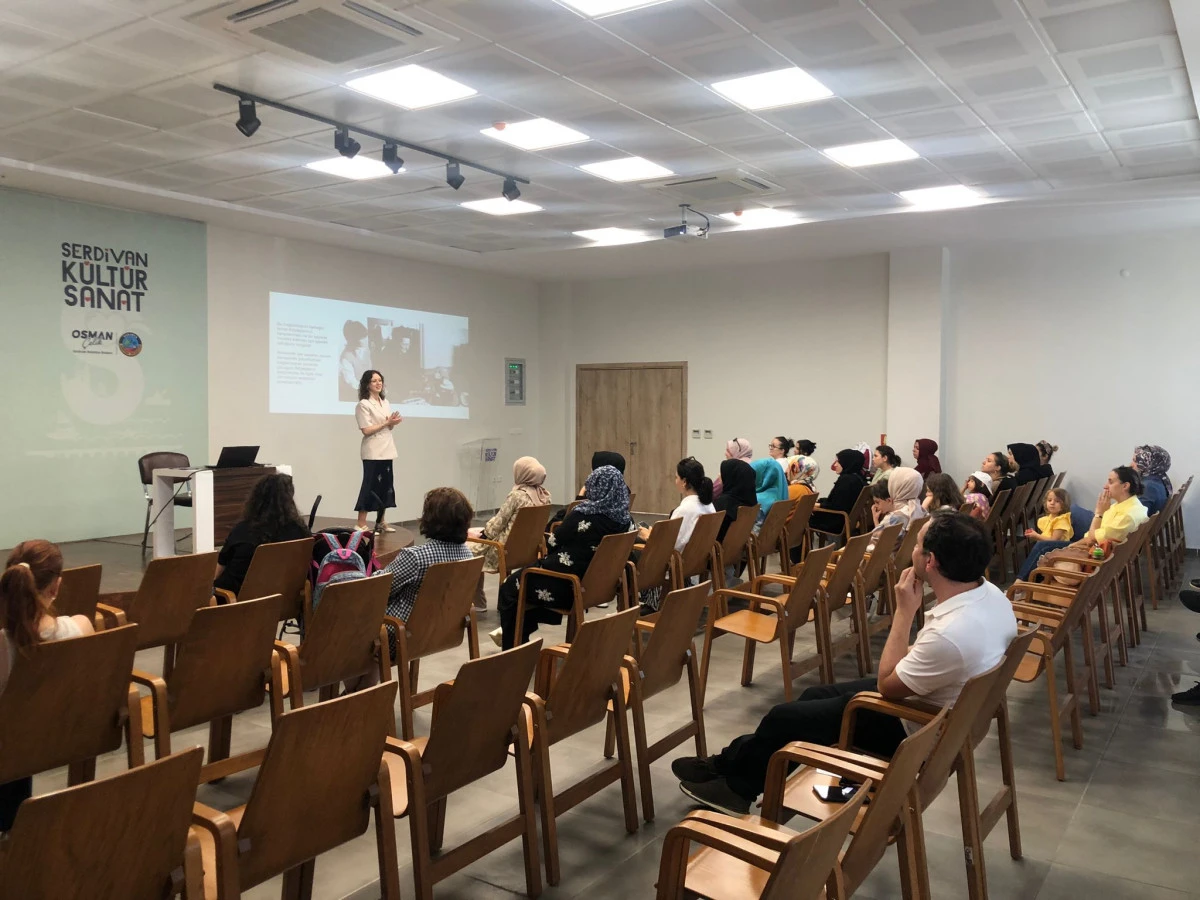 Serdivan’da Aile Yılı Seminerlerine Yoğun İlgi