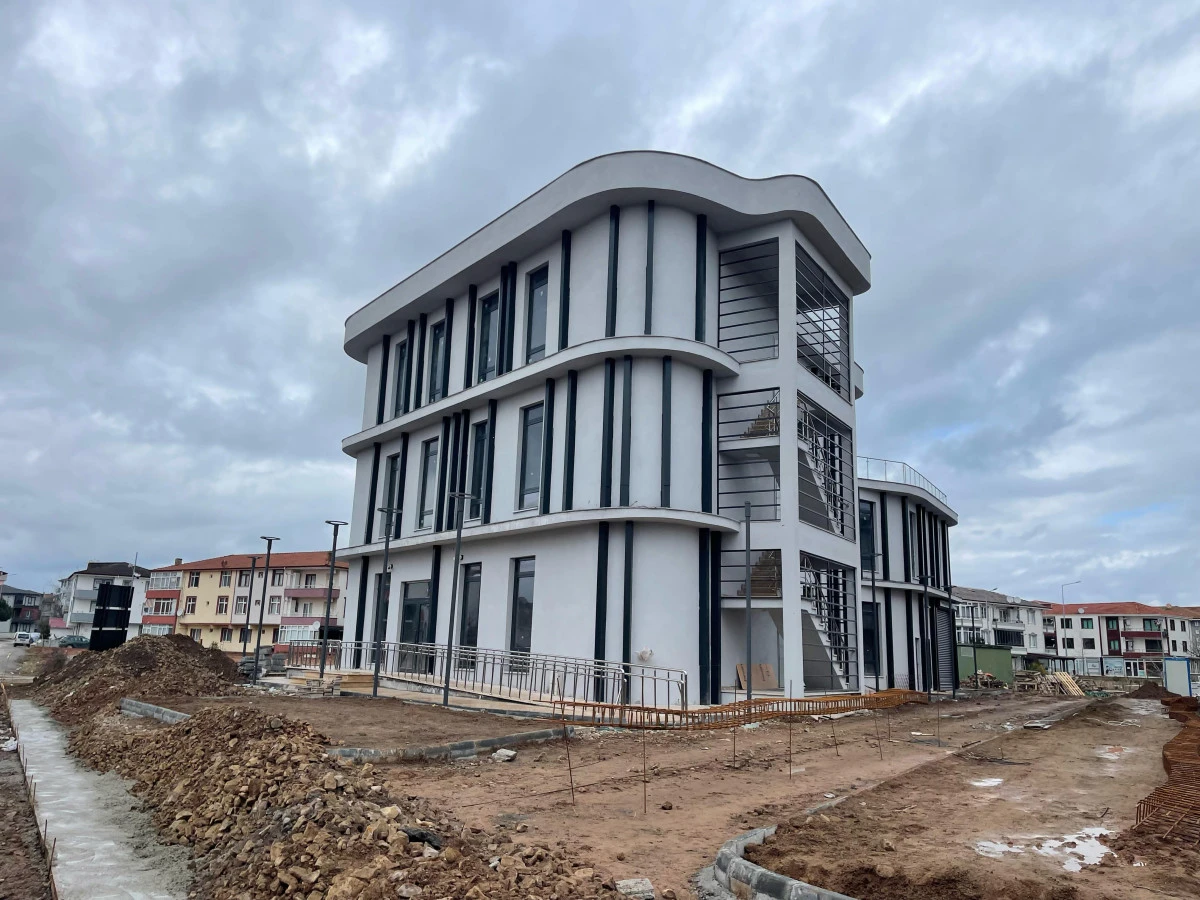Yeni ASM binaları açılış için gün sayıyor